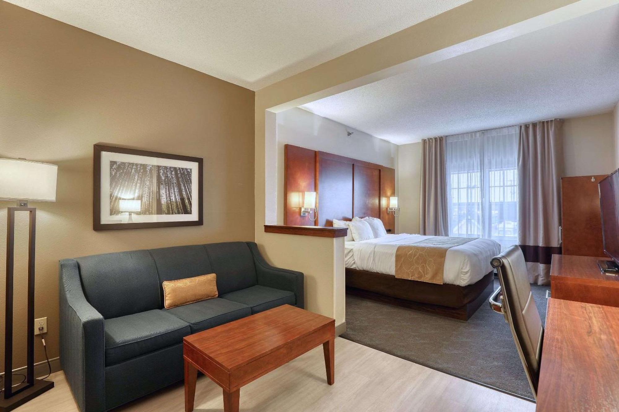 Comfort Suites Appleton Airport Eksteriør bilde