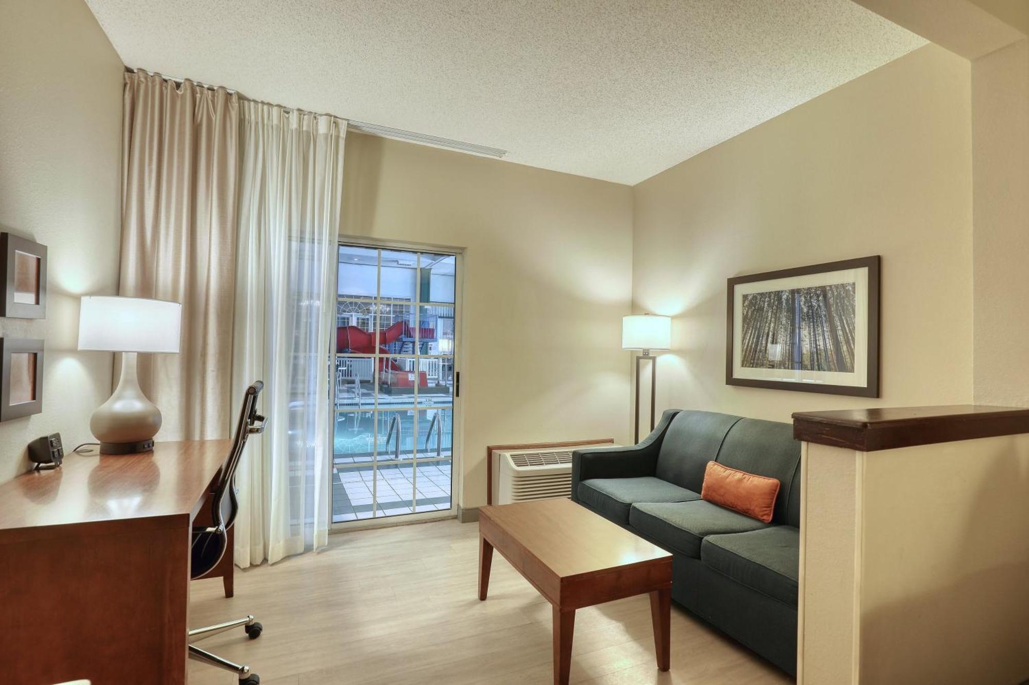 Comfort Suites Appleton Airport Eksteriør bilde