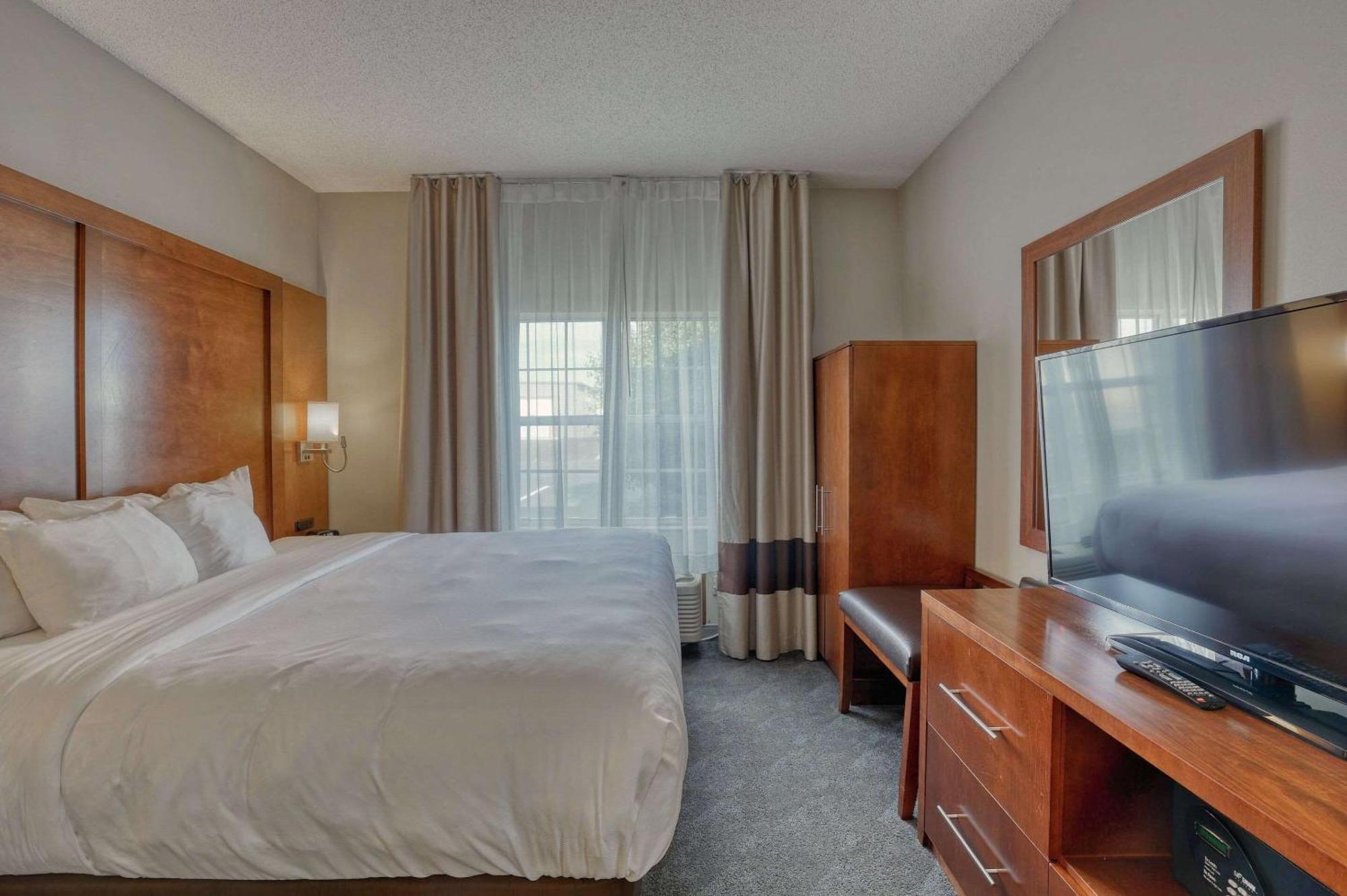 Comfort Suites Appleton Airport Eksteriør bilde