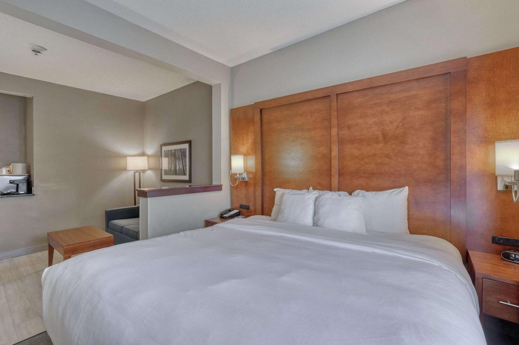 Comfort Suites Appleton Airport Eksteriør bilde