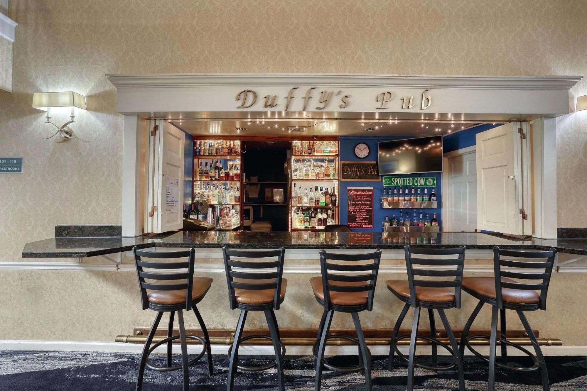 Comfort Suites Appleton Airport Eksteriør bilde