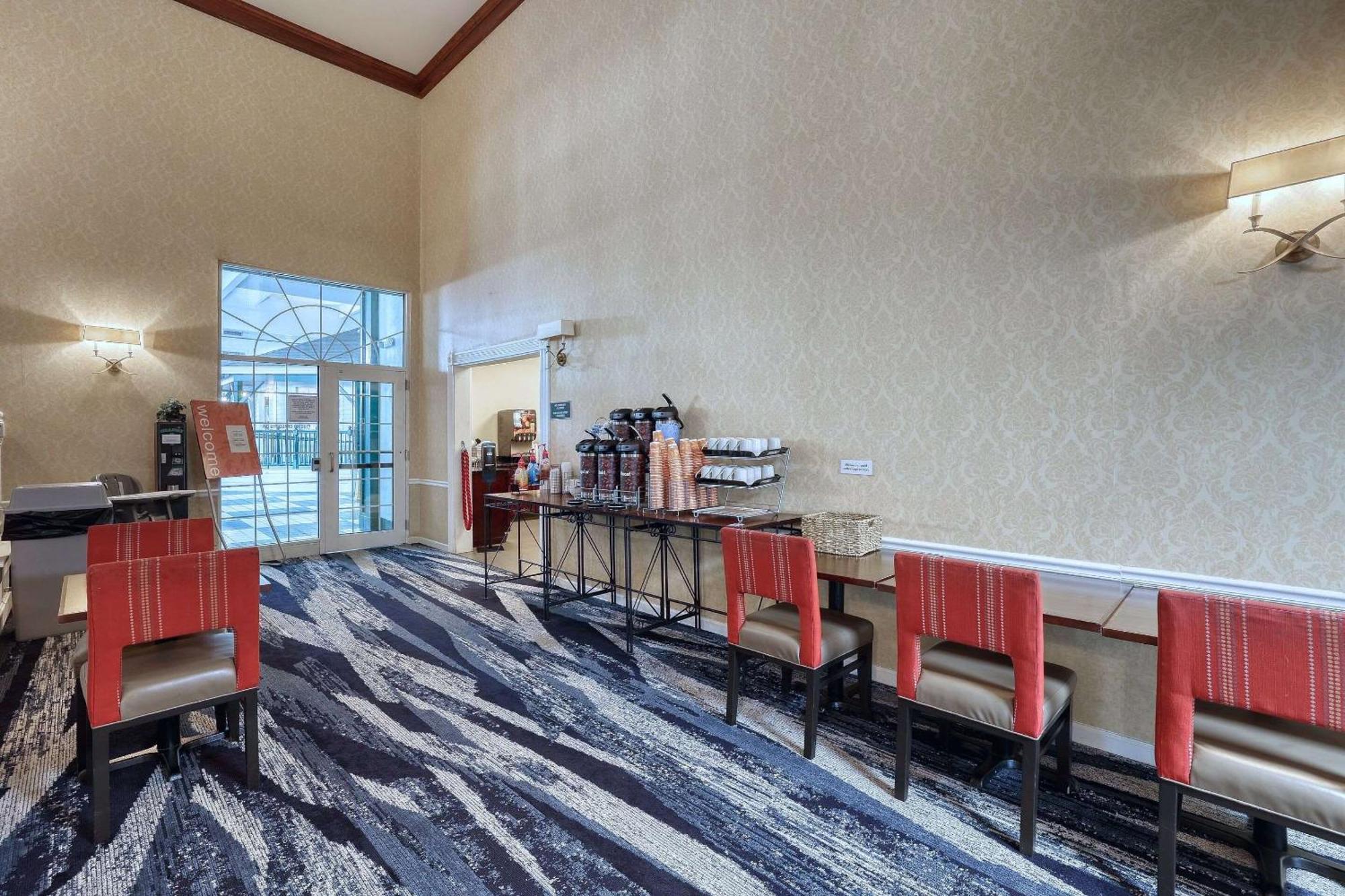 Comfort Suites Appleton Airport Eksteriør bilde
