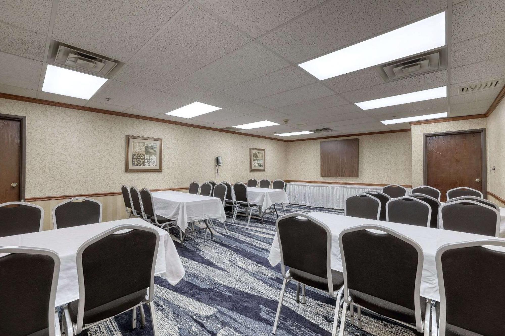 Comfort Suites Appleton Airport Eksteriør bilde