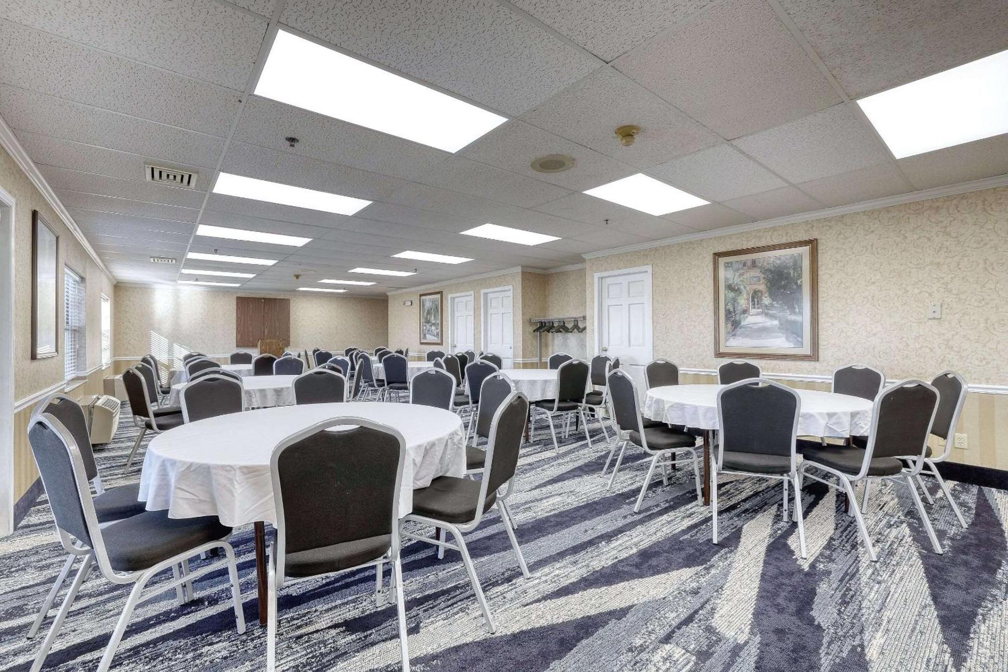 Comfort Suites Appleton Airport Eksteriør bilde
