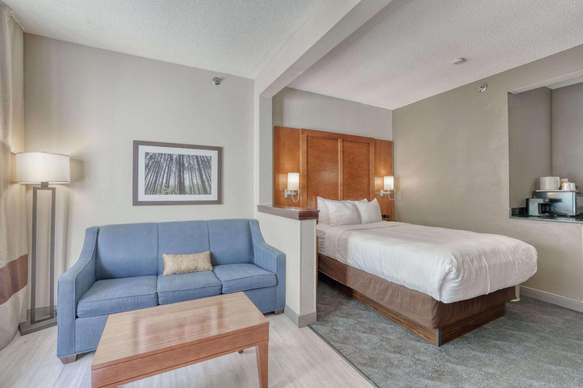 Comfort Suites Appleton Airport Eksteriør bilde
