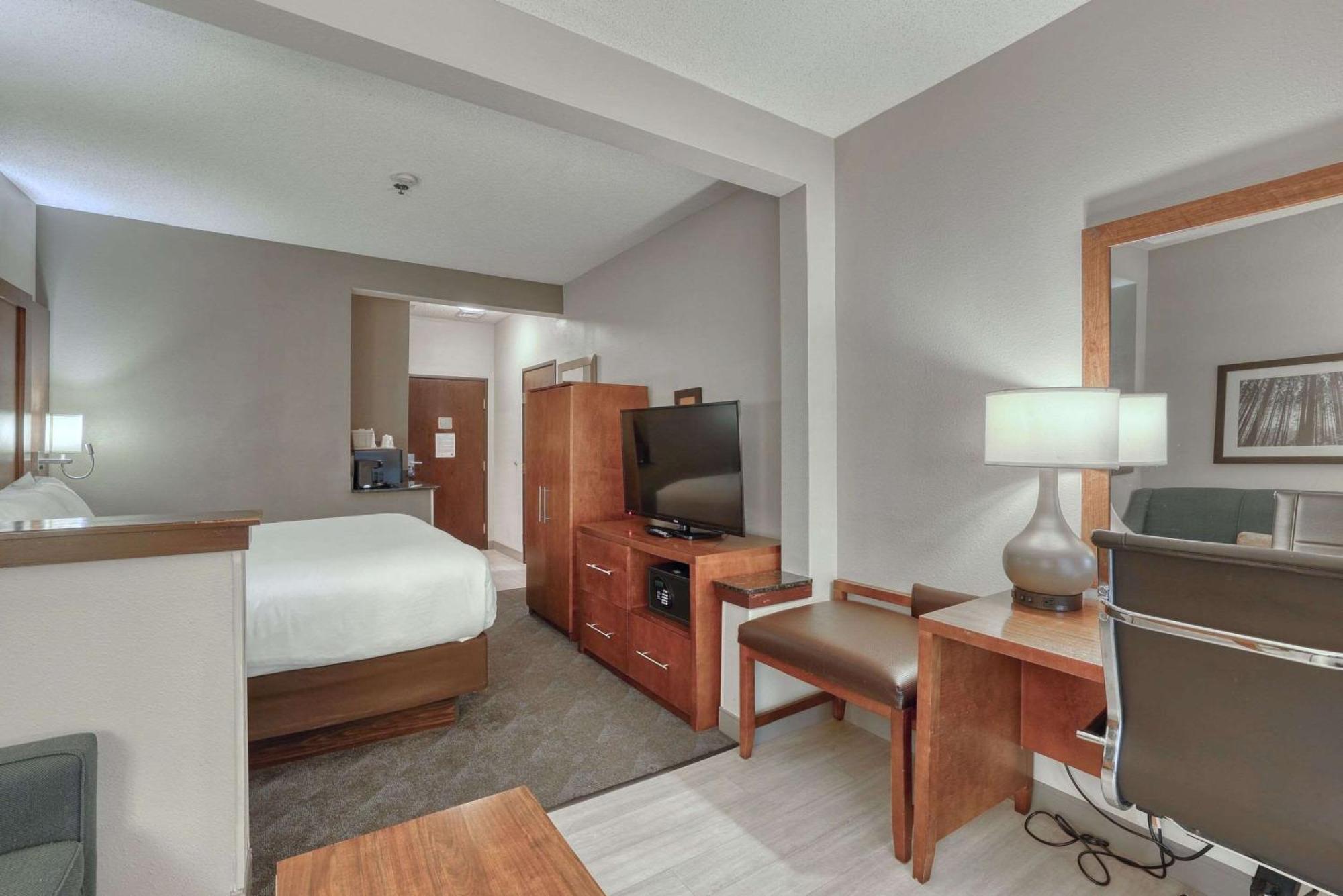 Comfort Suites Appleton Airport Eksteriør bilde
