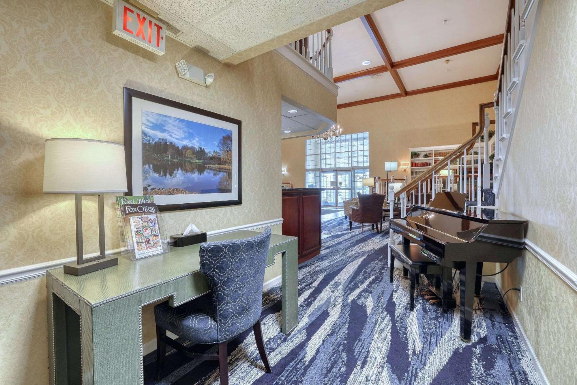 Comfort Suites Appleton Airport Eksteriør bilde